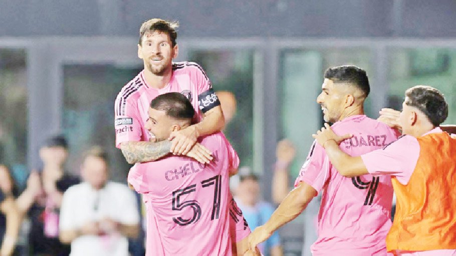 Messi returns with late heroics 