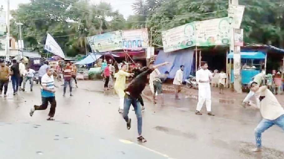 30 hurt as Adviser Asif’s supporters clash with BNP men