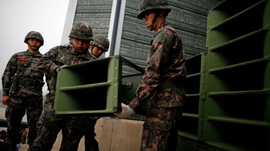 South Korea begins removing loudspeakers on border  with North