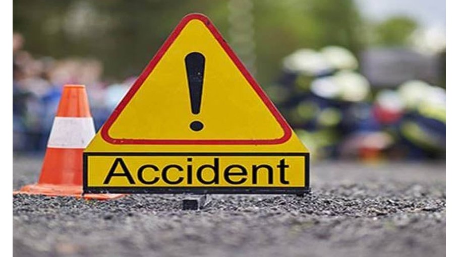 Auto-rickshaw driver killed in Chandpur road crash