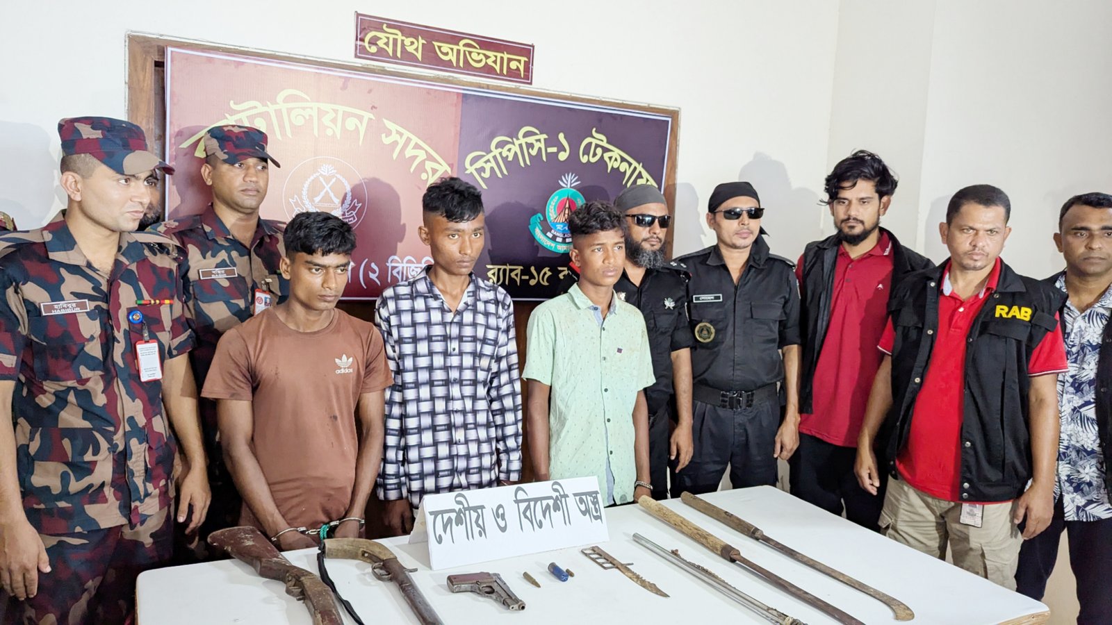 3 human traffickers held in Teknaf