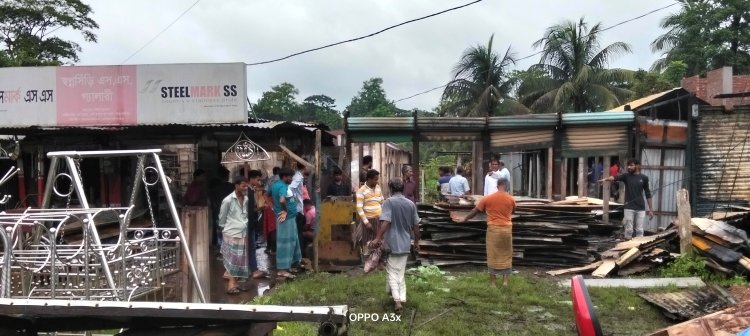 14 shops gutted in Lakshmipur fire