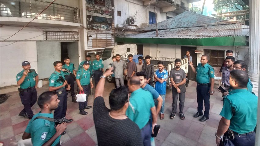 7 activists of ‘banned BCL’ held from ex-minister Noufel’s residence in Chattogram