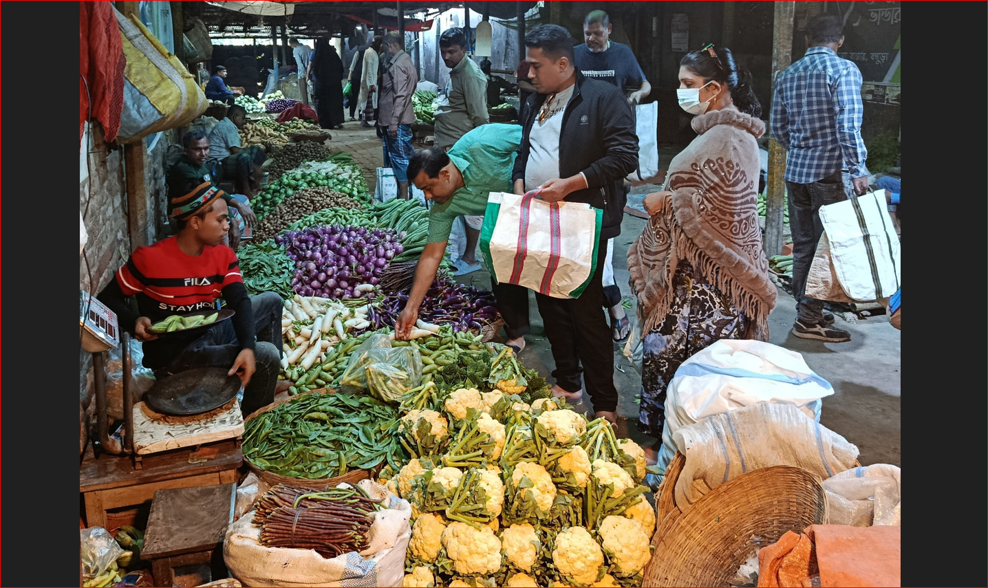 Winter vegetables start arriving in  Bogura markets, but prices too high