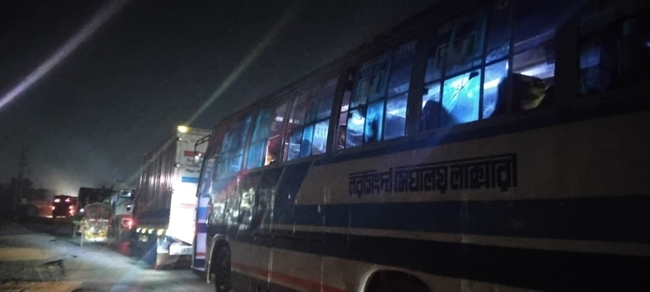 6 km tailback on Dhaka–Sylhet highway:  Tk 100 cr goods stuck