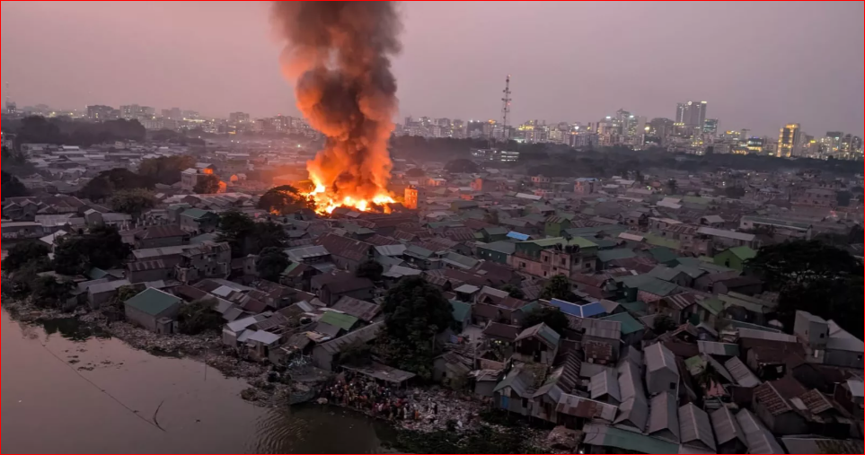 Fire breaks out at Korail Basti, 16 fire units working
