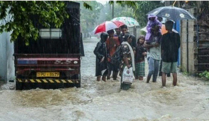 Sri Lanka seeks foreign help as cyclone toll hits 123