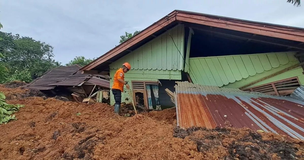 Death toll from floods and landslides in Indonesia tops 300
