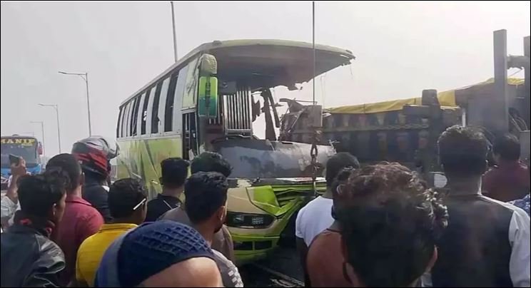 Madaripur road crash leaves 3 dead