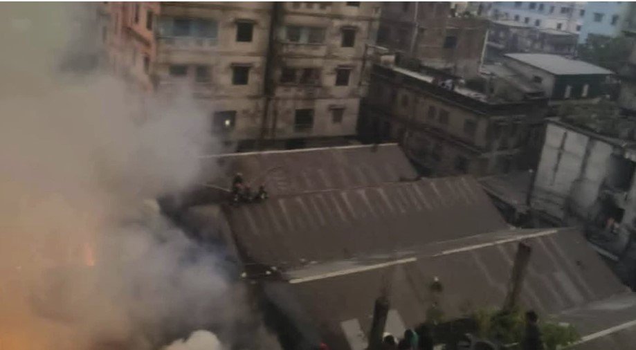 35 shops burnt in Narayanganj market fire