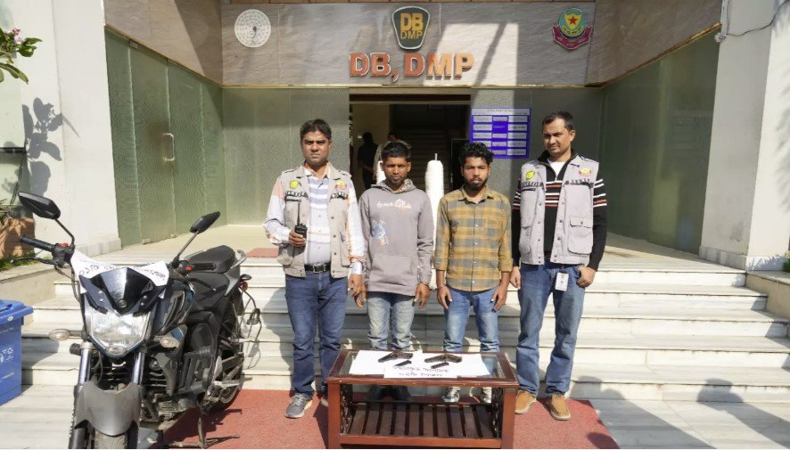 Two held with foreign pistols in Jatrabari: DB