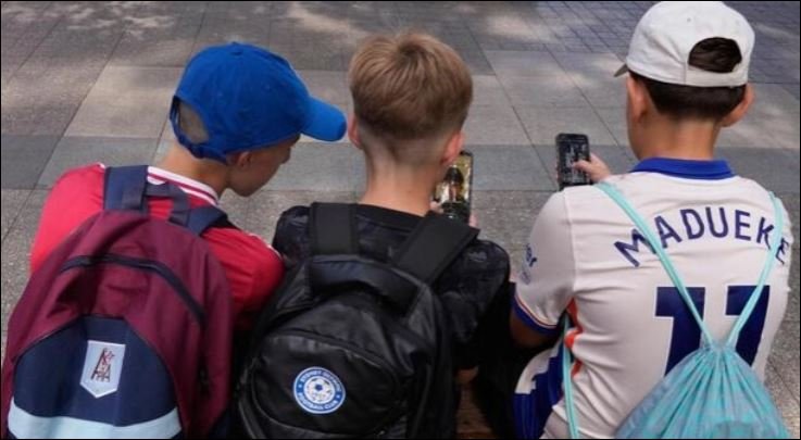Social media ban for children under 16 starts in Australia
