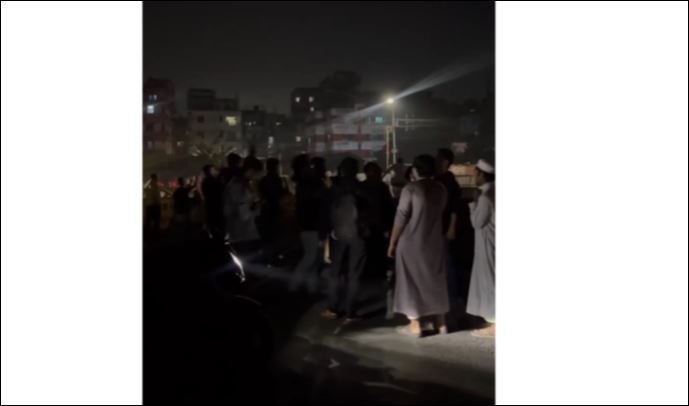 Roadblock on Dhaka–Chittagong Highway demanding Hadi murder trial