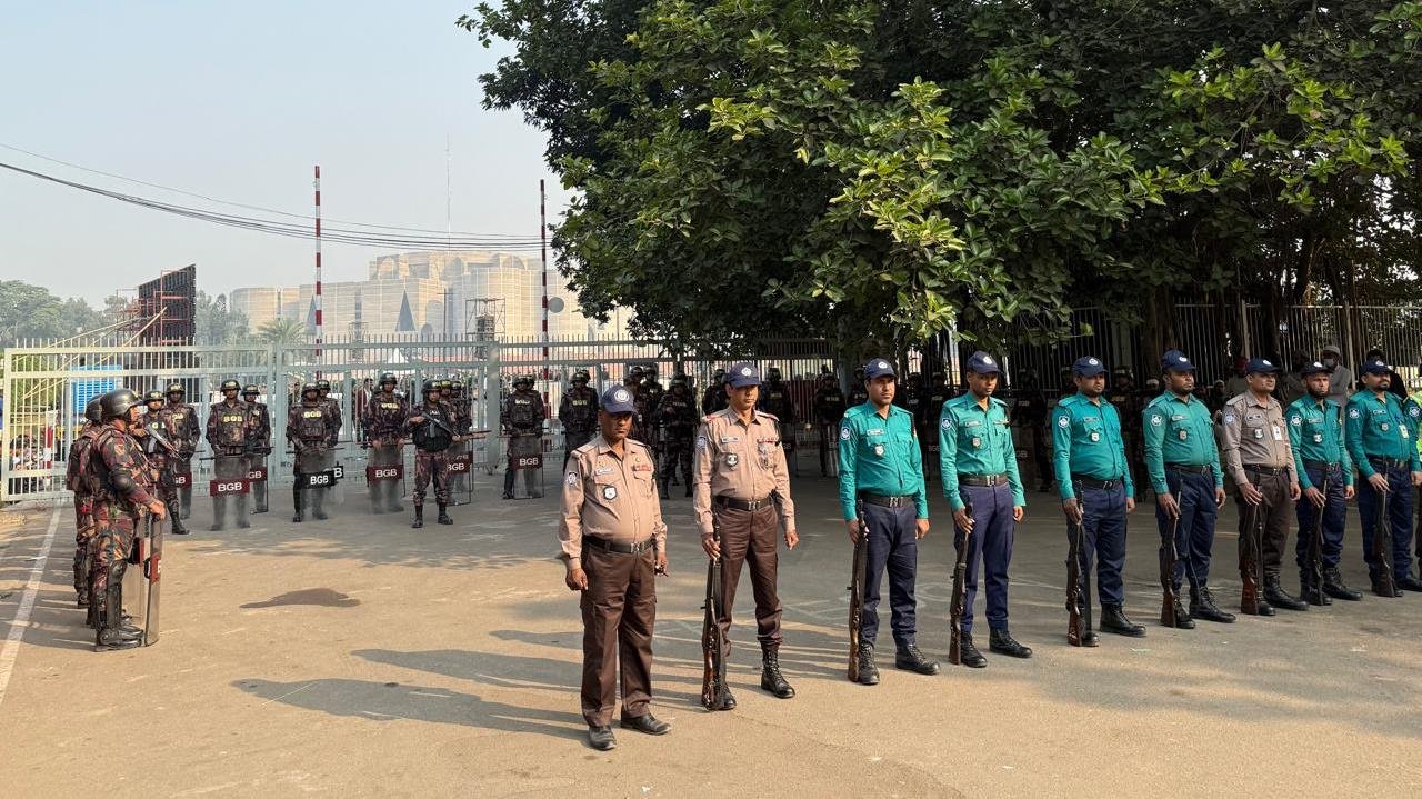 Additional police, BGB deployed in Dhaka ahead of Hadi’s janaza