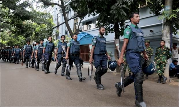 Give law and order priority over symbolic campaign