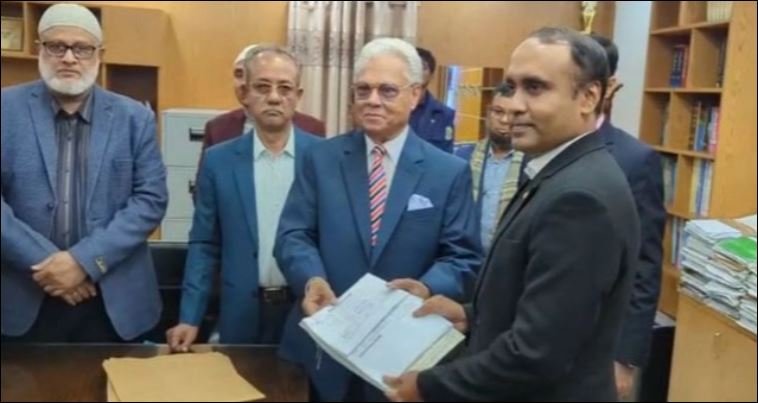 BNP Vice Chairman Altaf Hossain submits nomination paper  in Patuakhali