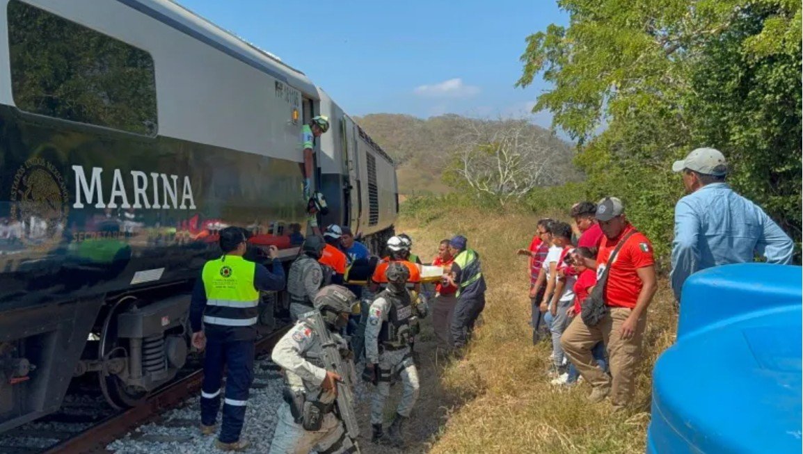 At least 13 killed as Interoceanic Train derails in southern Mexico