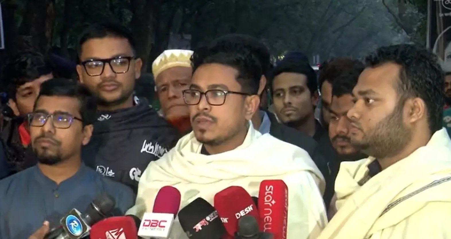 DUCSU representatives meet Tarique Rahman, discuss student politics