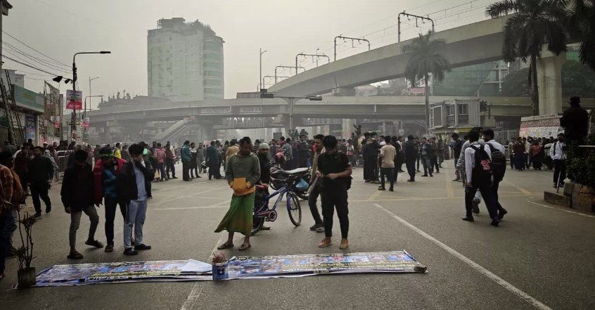 Students block Farmgate intersection demanding justice for Rana murder