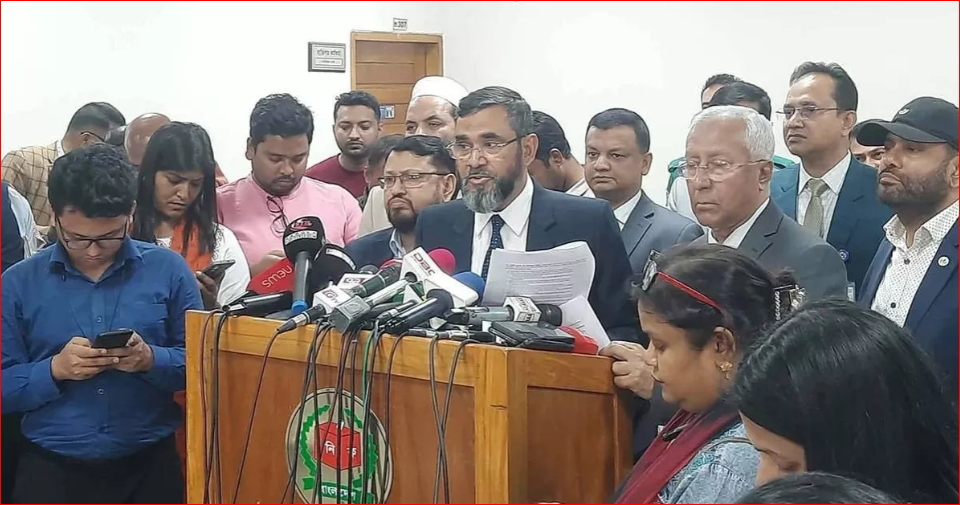 Journalists, observers can carry mobile phones inside polling stations: EC Sanaullah