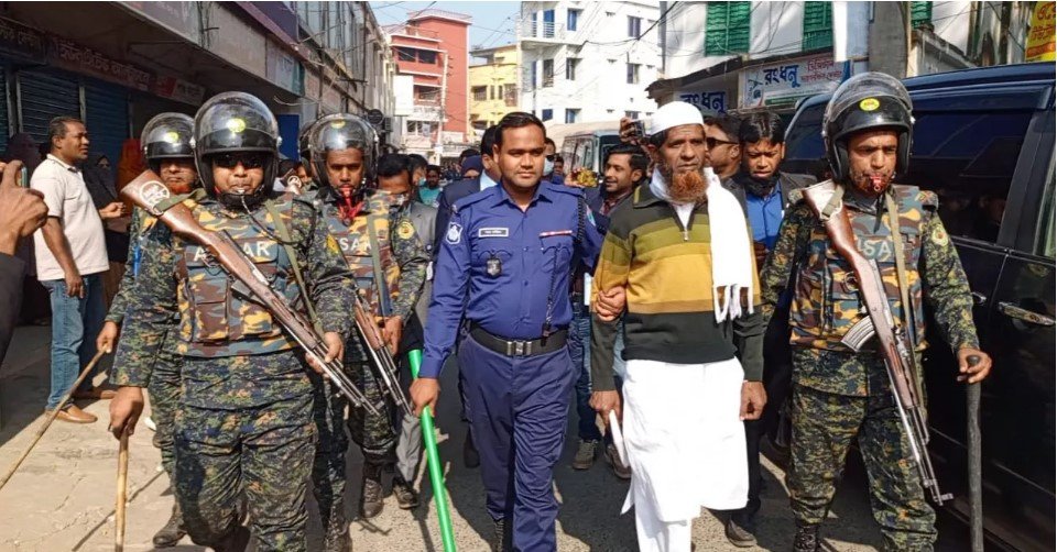 Jamaat leader held with cash near Chuadanga polling center