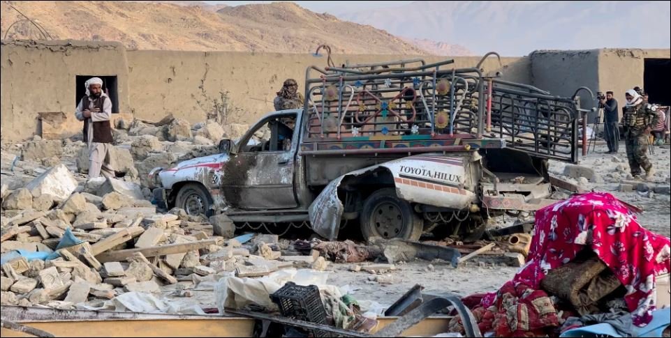 Pakistan strikes militant hideouts along Afghan border after deadly attacks