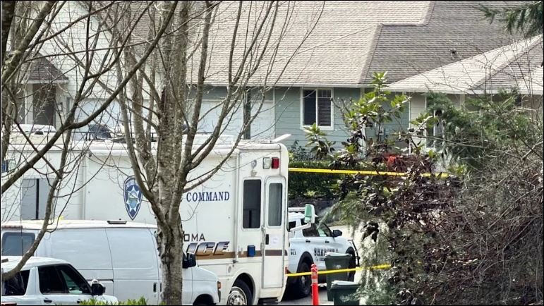 Four dead in Washington stabbing, attacker killed by responding deputy