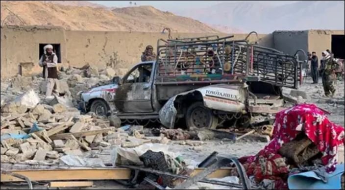 Pakistan bombs Kabul in 'open war' on Afghanistan's Taliban govt