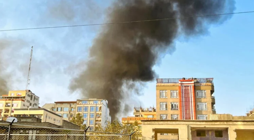 Blasts in Kabul amid Afghan border battles with Pakistan