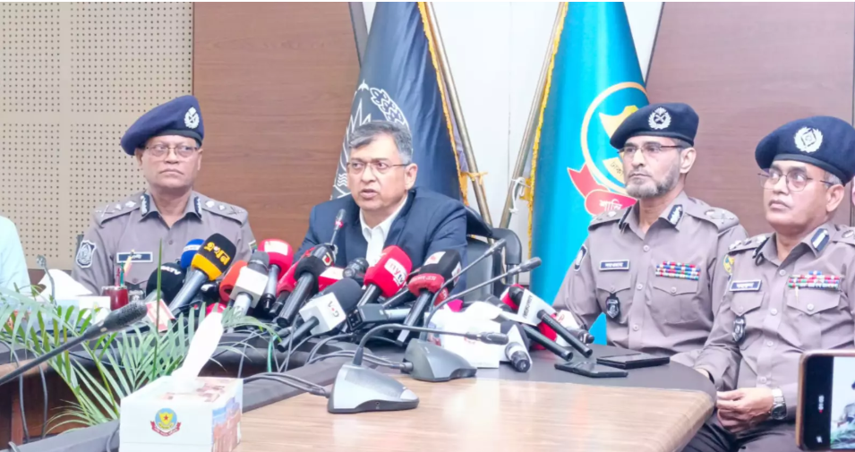 Crackdown on extortionists, armed criminals to begin in Dhaka soon: Home Minister