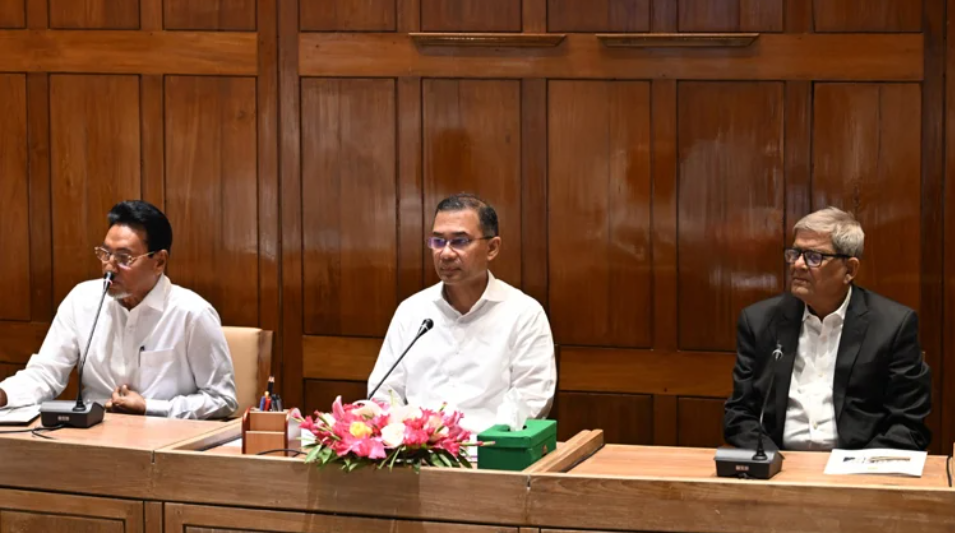 PM holds meeting with ruling party lawmakers at JS