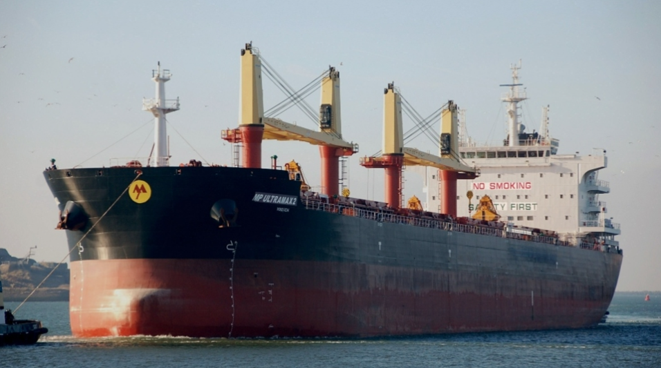 61,000 metric tons of wheat from US arrives at Ctg Port