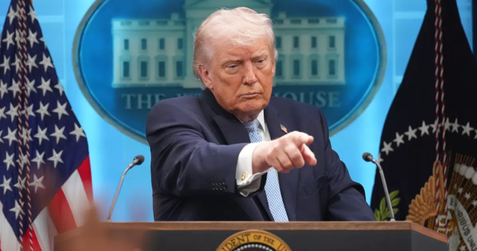 Trump faces growing removal push from Democrats