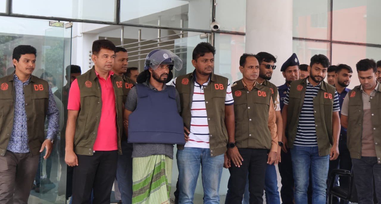 Listed criminal Osman Gani held with arms-ammunition in Hathazari