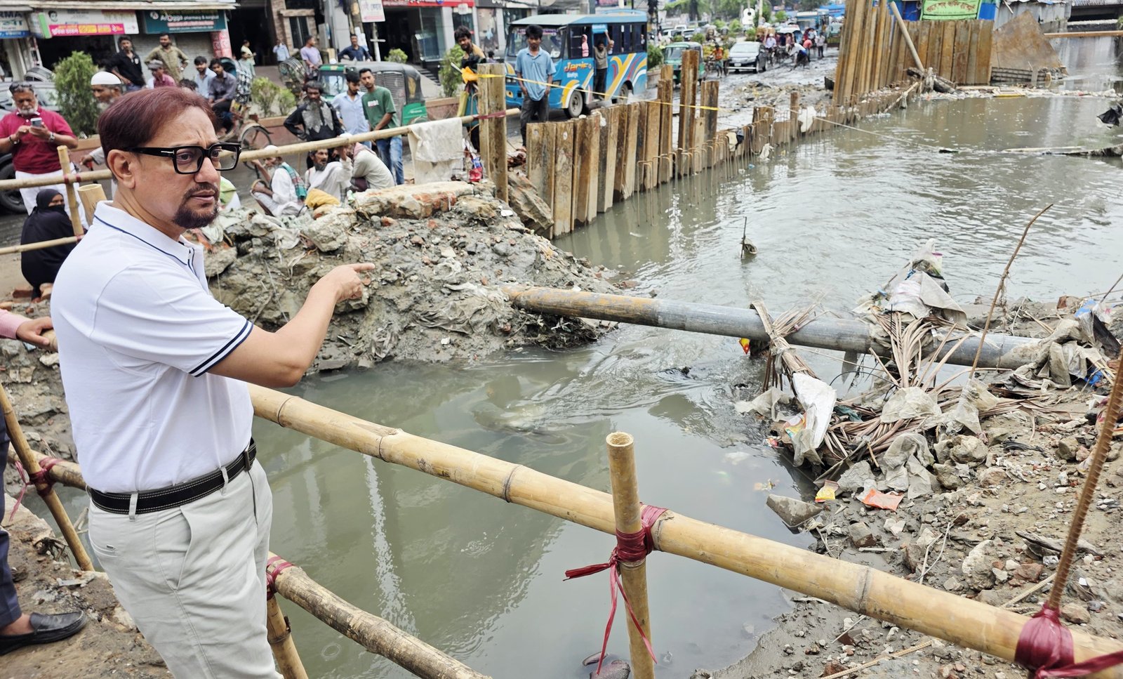 Water receding quickly after removal of temporary dams in canal renovation project : CCC Mayor