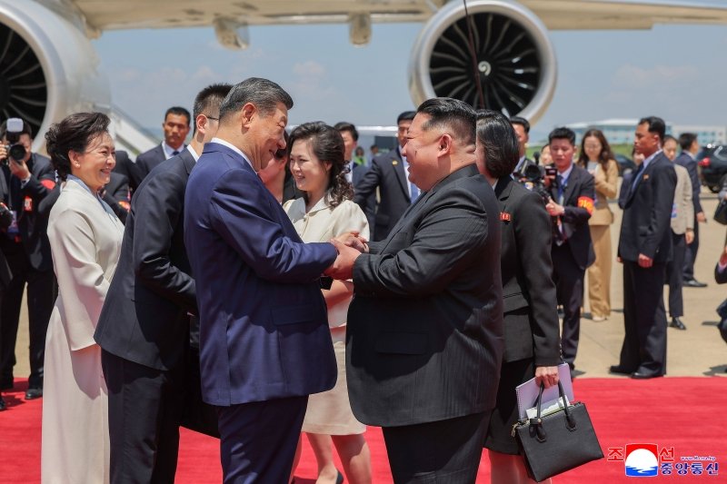Xi, Kim pledge closer China-North Korea ties