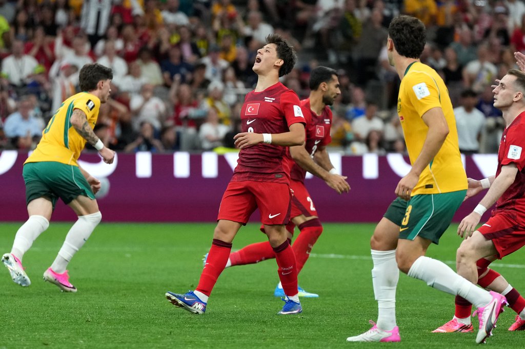  Australia spoils Turkey's World Cup return with 2-0 win