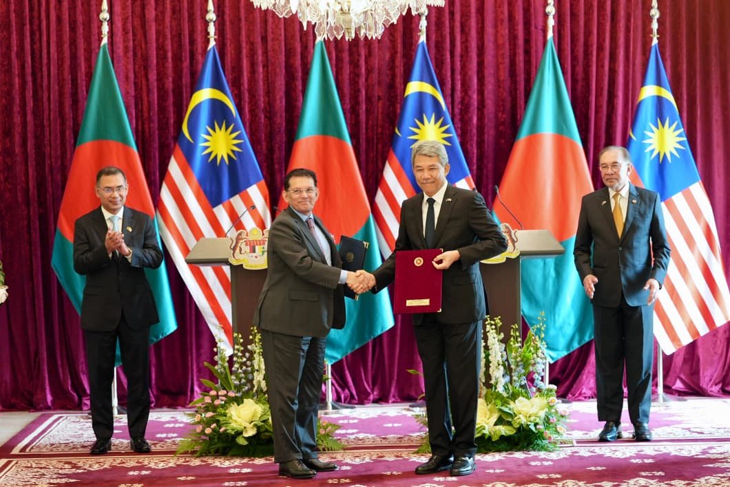Dhaka, KL sign one MoU, exchange 2 instruments after bilateral talks 