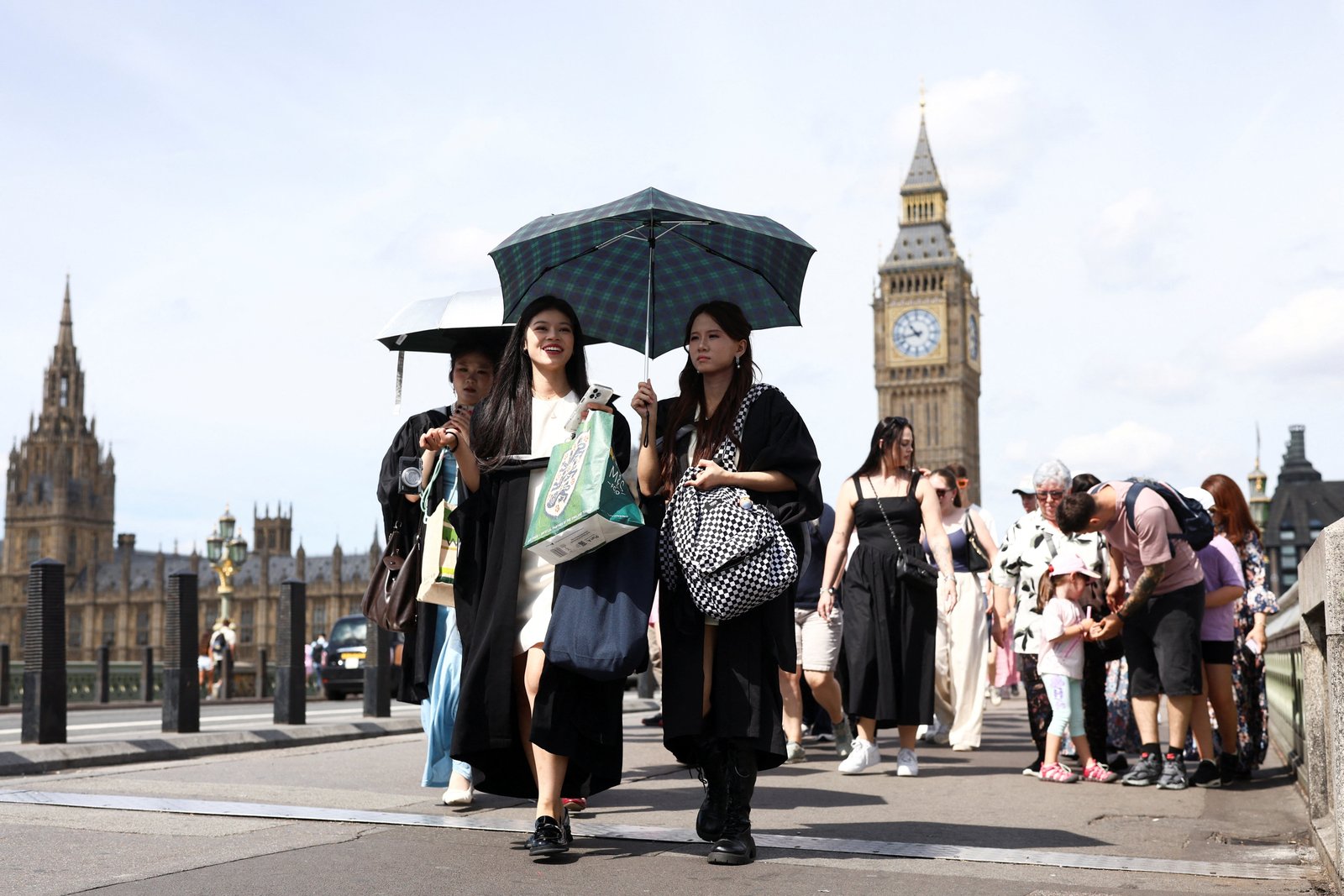 UK sets new June heat record as temperatures hit 36.4C