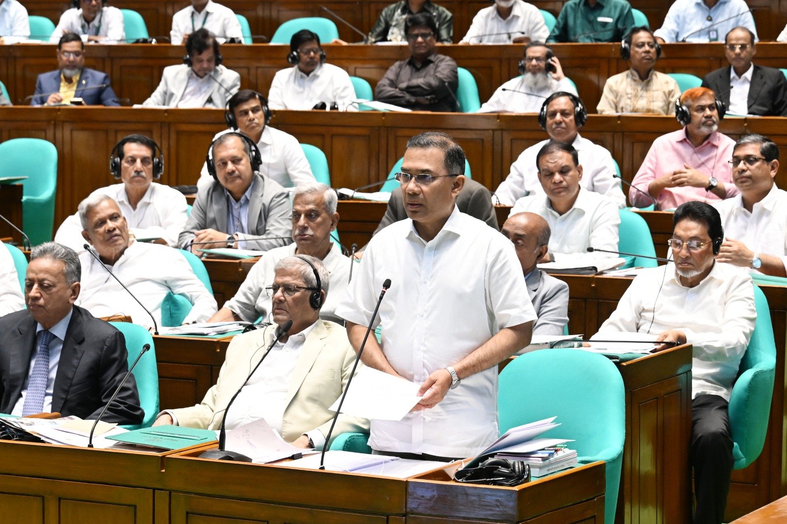PM pledges to restore discipline in economy