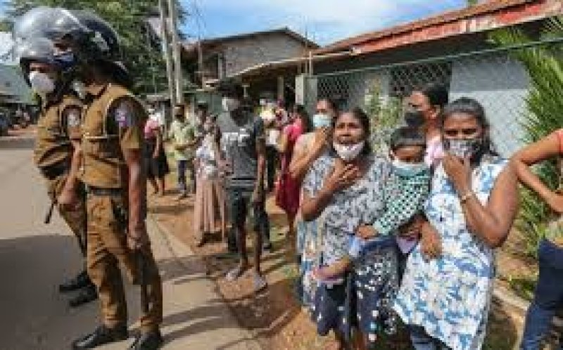 Sri Lanka prison riot kills 19, wounds hundreds