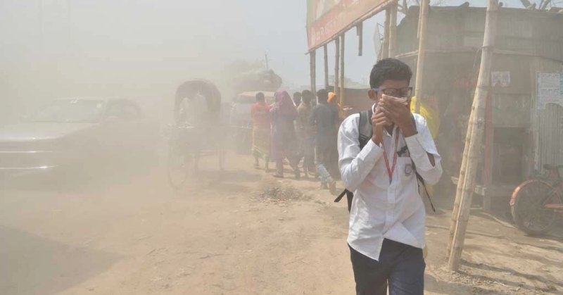 Dhaka's air remains unhealthy for sensitive groups