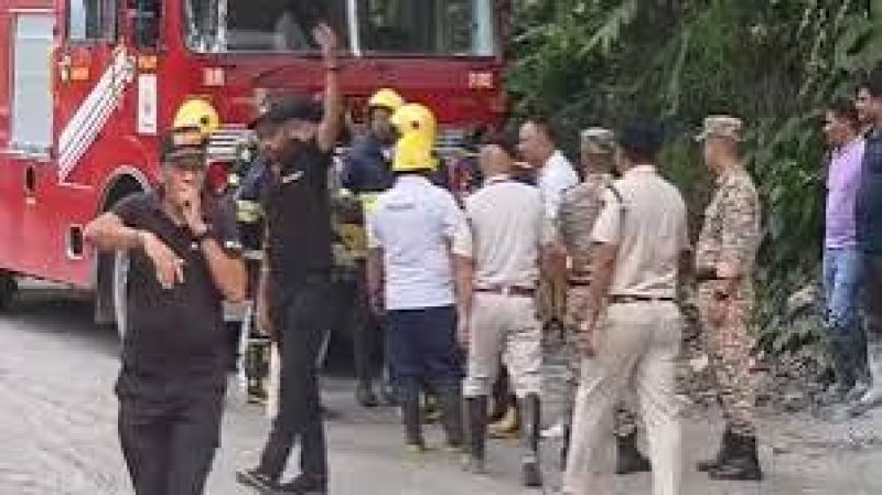 Ten dead, 15 trapped after India tunnel collapse