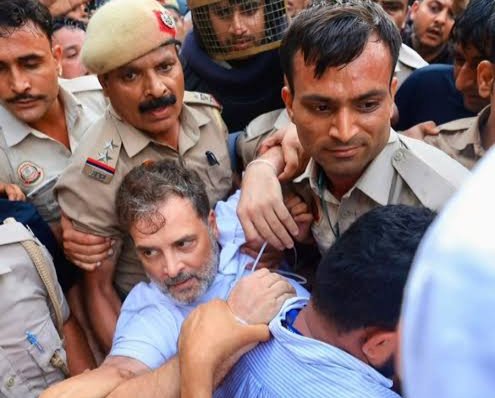 Rahul, Akhilesh Held During Protest Near PM Home