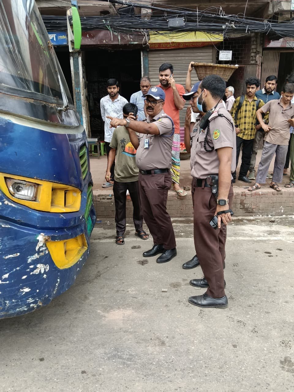 Police Seize 9 Hydraulic Horns in Dhaka Anti-Noise Drive