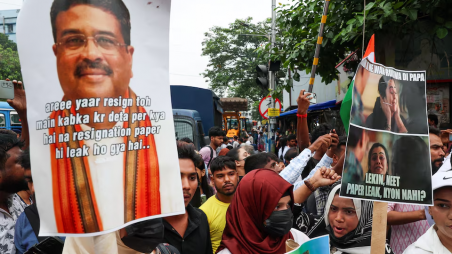 Indian Education Minister resigns