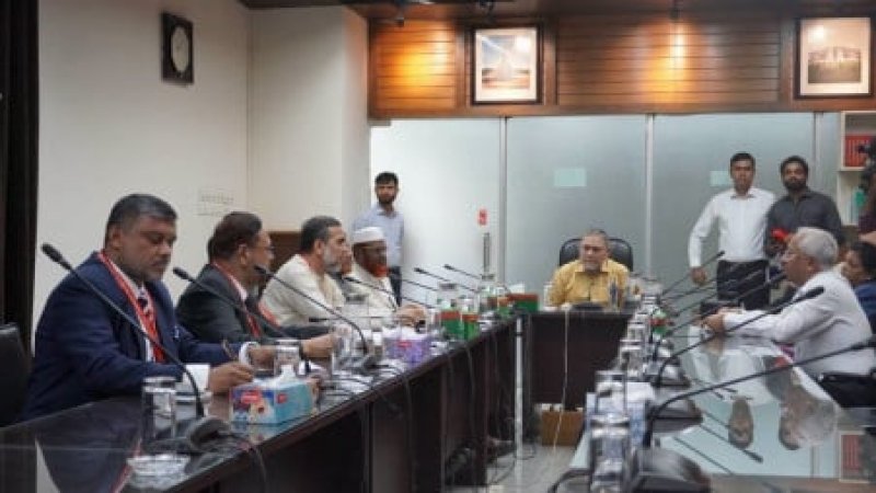 Jamaat delegation holds meeting with EC
