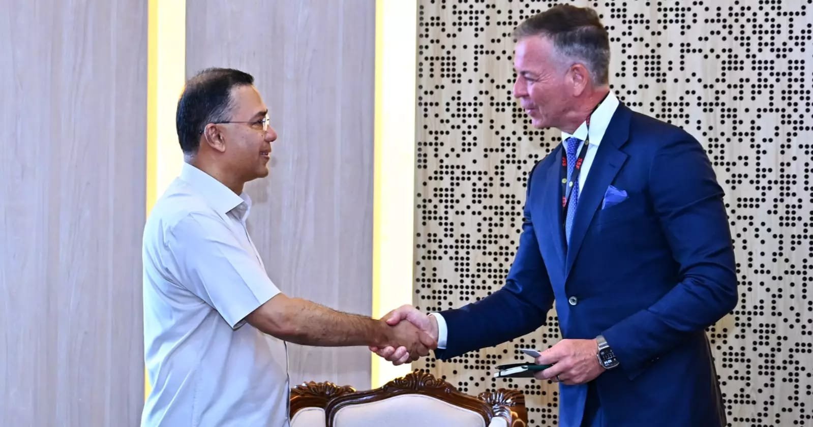 PM urges visa to expand investment in digital economy