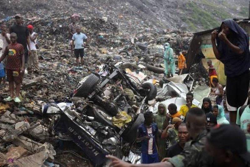 30 killed in landslide at Guinea landfill