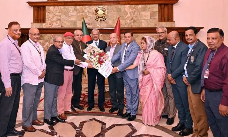 Safeguarding media key to protecting democracy: President